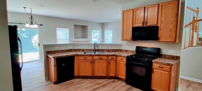 Building Photo - 1822 Candlelight Cir