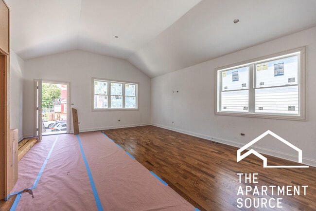 Building Photo - 555 N Springfield Ave
