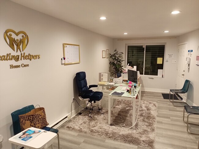 Foto del edificio - 7153 Torresdale Ave