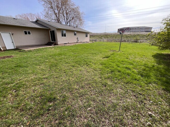 Foto del edificio - 5213 E Prospect St