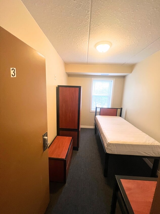 Photo principale - 253-253 Lester St