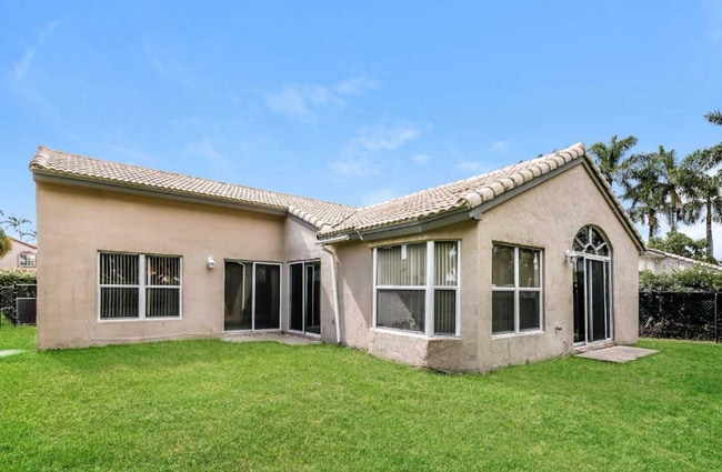 Building Photo - 211 NW 187th Ave
