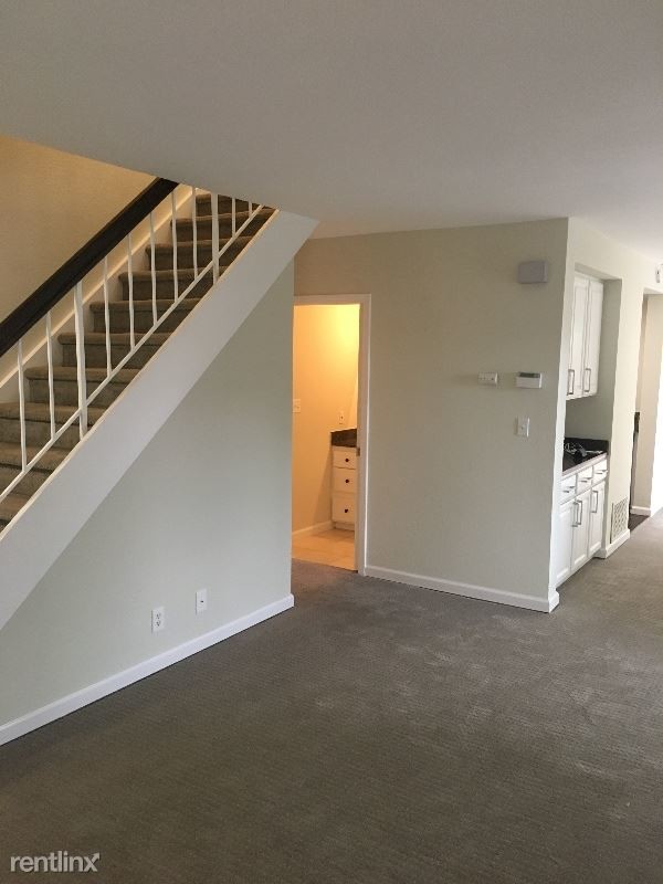 Building Photo - 2 br, 2.5 bath Townhome - 574 Pimlico Court