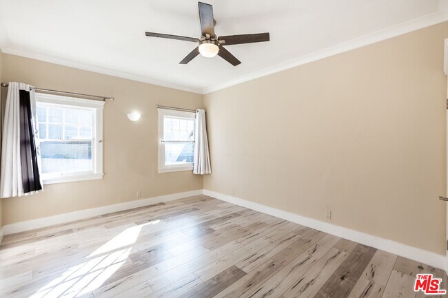 Foto del edificio - 7356 Hollywood Blvd