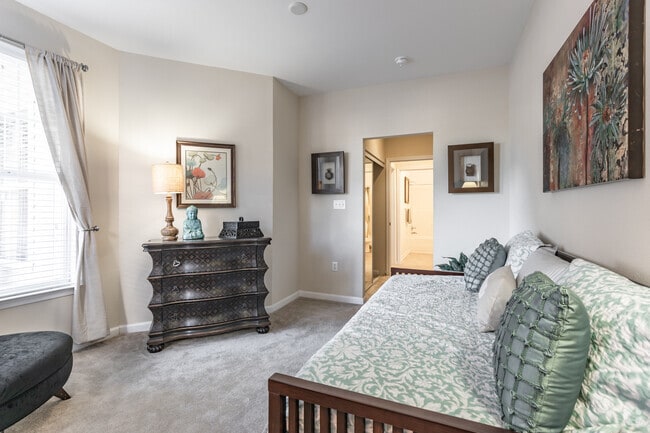 2BR,2BA,-1001SF The Peregrine - Falcon Creek