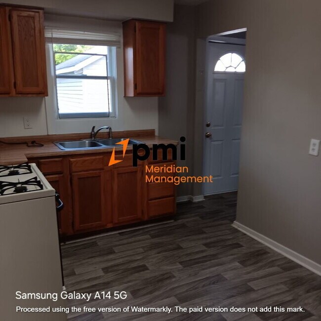 Foto del edificio - 1425 Lennox St