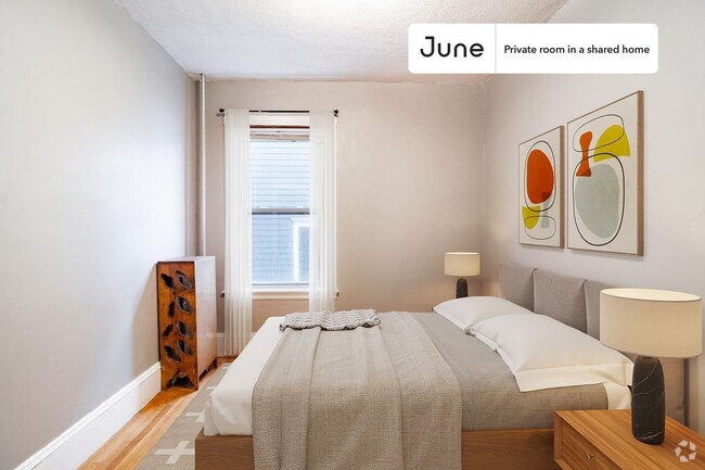 Building Photo - Private bedroom in 5 bed/1 bath Home