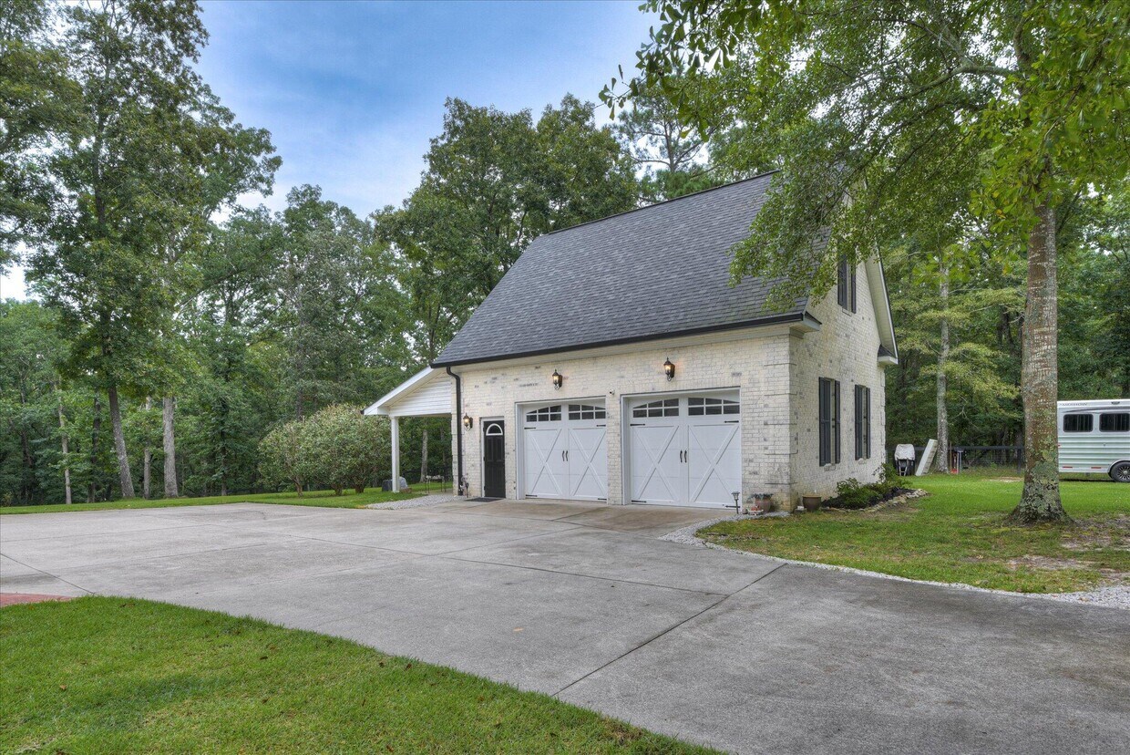 Foto principal - 651 Oak Meadow Ln