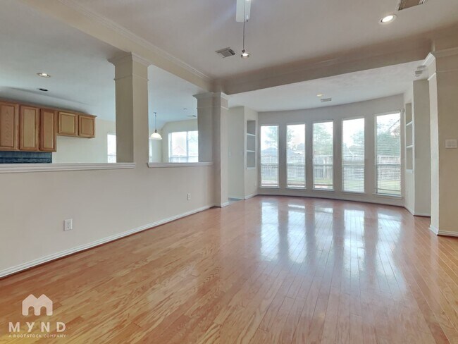 Foto del edificio - 3009 Fallbrook Ct