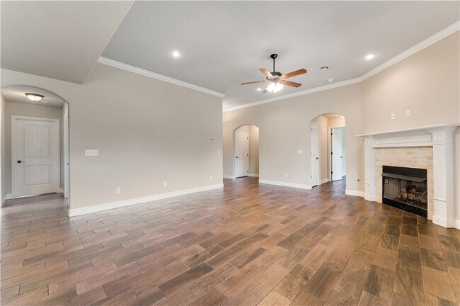 Building Photo - 4204 SW Limestone Ave