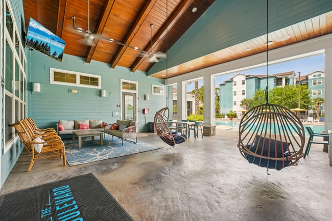 Building Photo - 2098 Seminole Blvd