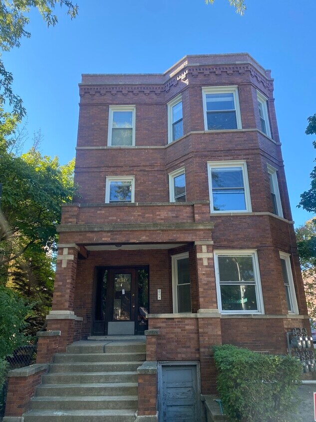 Foto principal - 3656 N Magnolia Ave