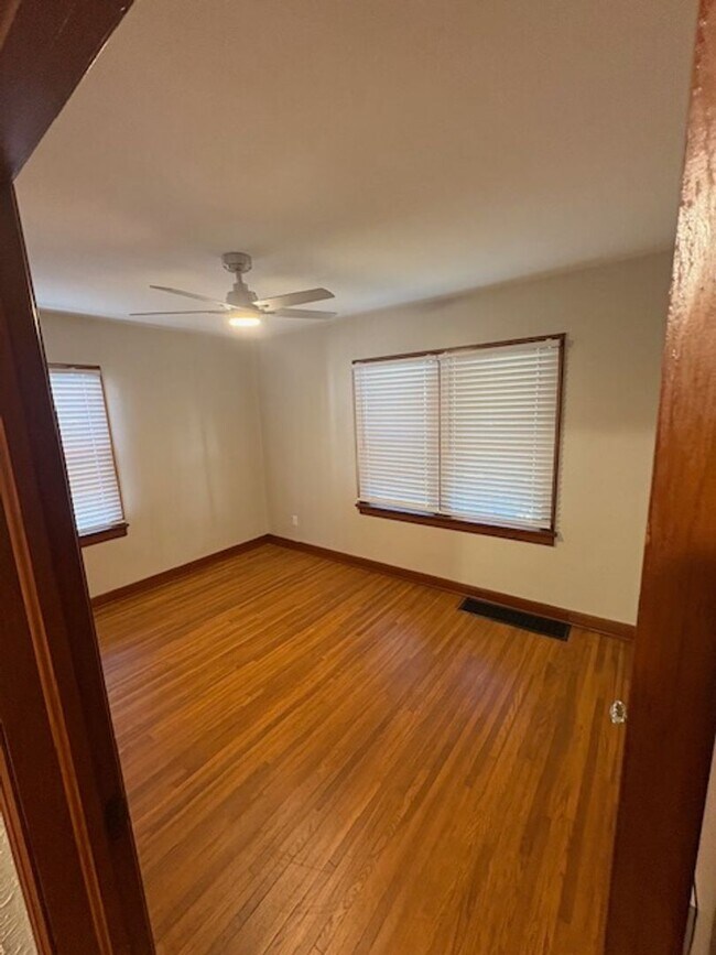 Foto del edificio - COMPLETE Remodel 2 Bedroom / 1 Bath House