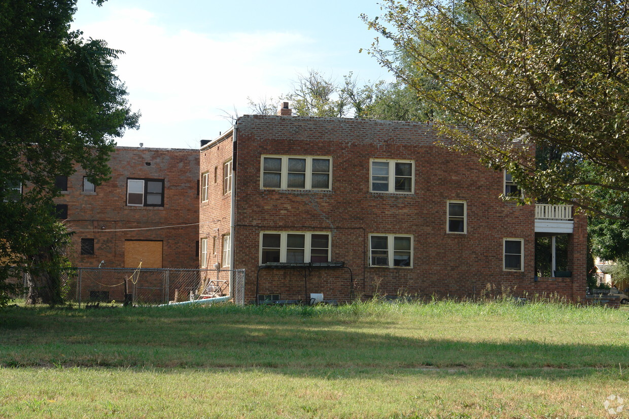 Building Photo - 630 N Topeka St