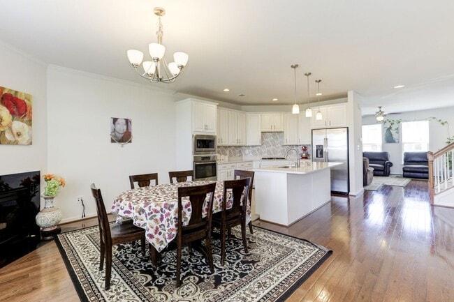 Building Photo - 24690 Capecastle Terrace