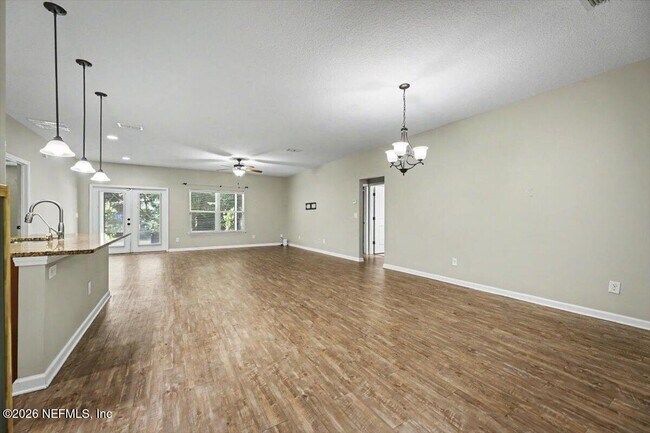 Building Photo - 328 Gillespie Ave