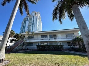 Building Photo - 4802 N Flagler Dr