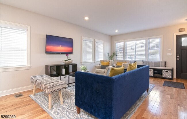 Foto del edificio - 161 Willowdale Ave