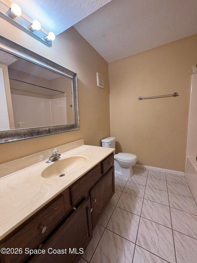 Building Photo - 2101 Forest Knoll Dr NE