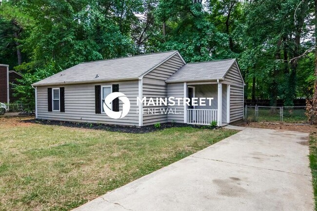 Foto del edificio - 2 Bedroom Pet-Friendly Home in Charlotte, ...