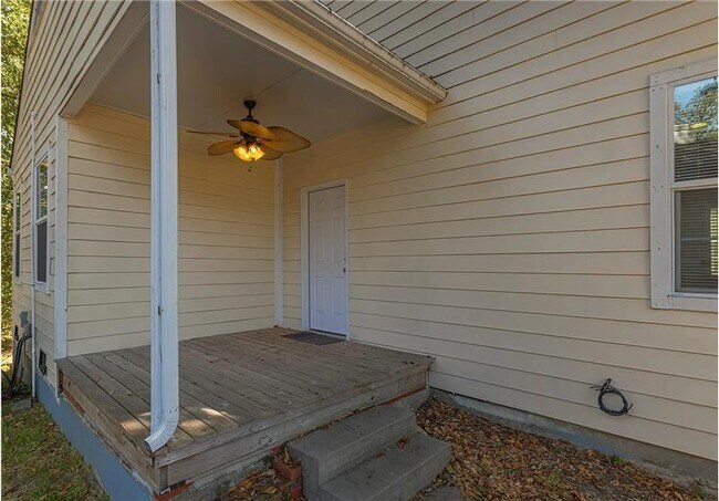 Building Photo - 3424 Northview Dr