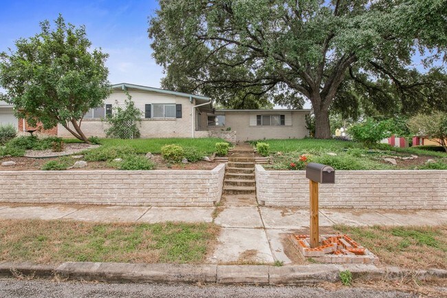 Building Photo - 4402 Bikini Dr San Antonio TX 78218