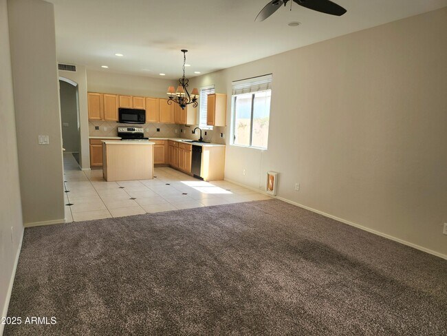 Foto del edificio - 2423 E Glass Ln
