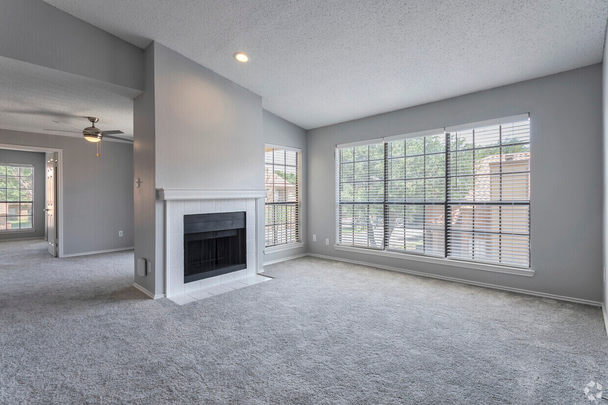 Spring Pointe Apartments in Richardson, TX