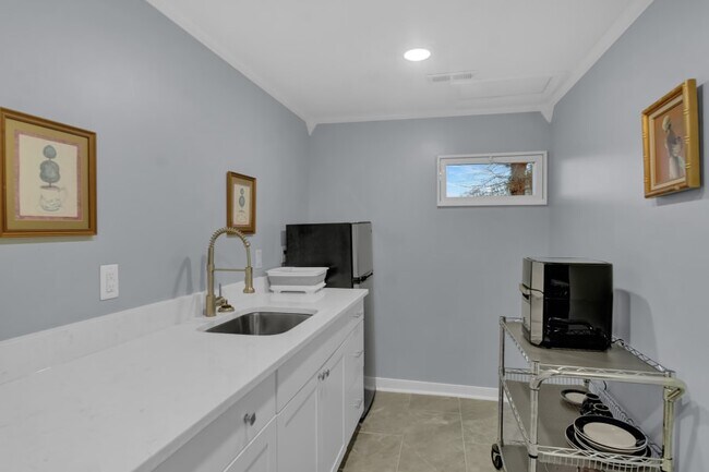 Foto del edificio - 3511 Broad Rock Blvd