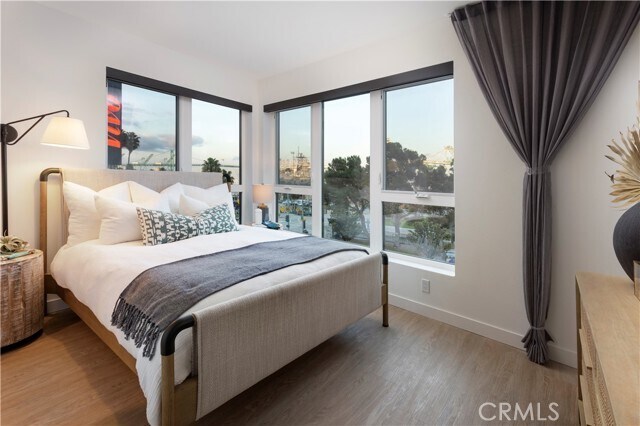 Foto del edificio - 551 S Harbor Blvd