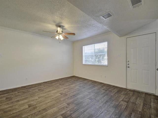 Building Photo - 1908 Hearthstone #104, Austin