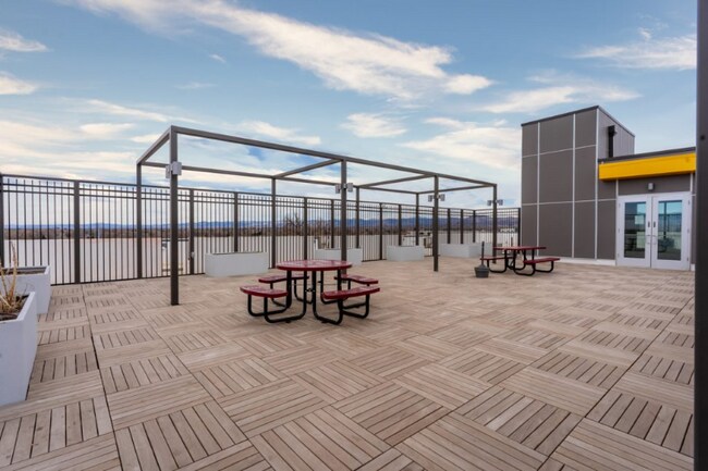 Foto del edificio - 5885 W 14th Ave