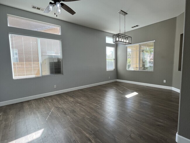 Building Photo - 33812 Temecula Creek Rd