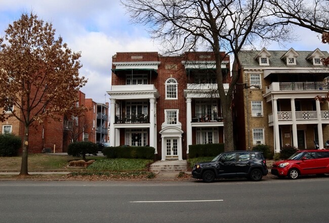 Building Photo - THIS IS THE ONE 2 Bedroom 2 Bath Condo in ...