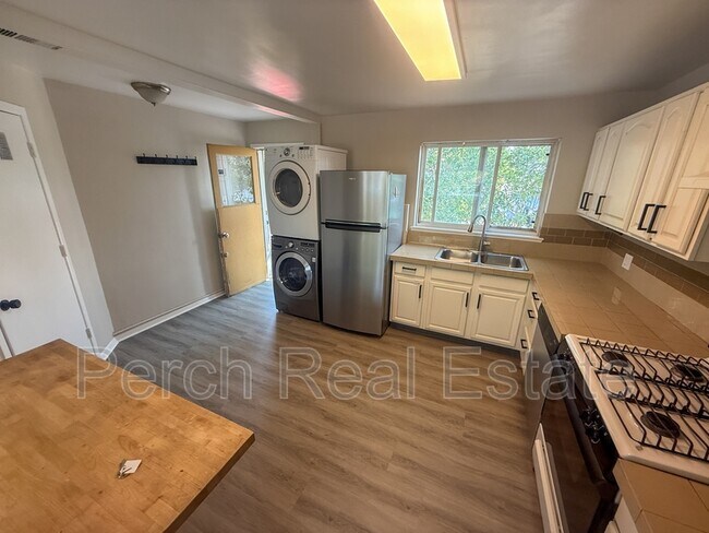 Building Photo - 954 Winona Ct