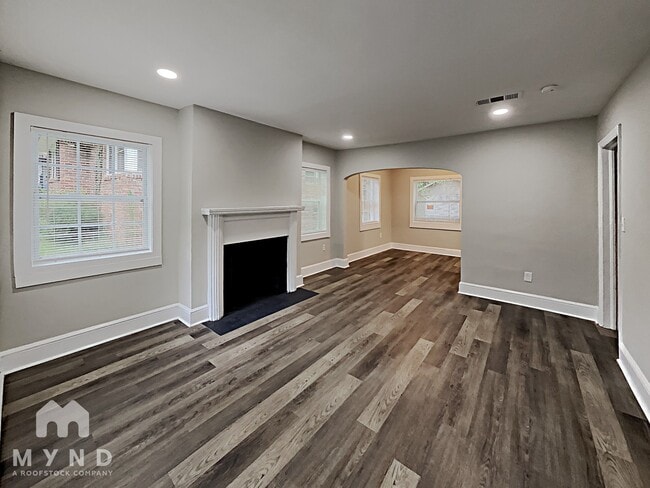 Building Photo - 1376 Westmont Rd SW