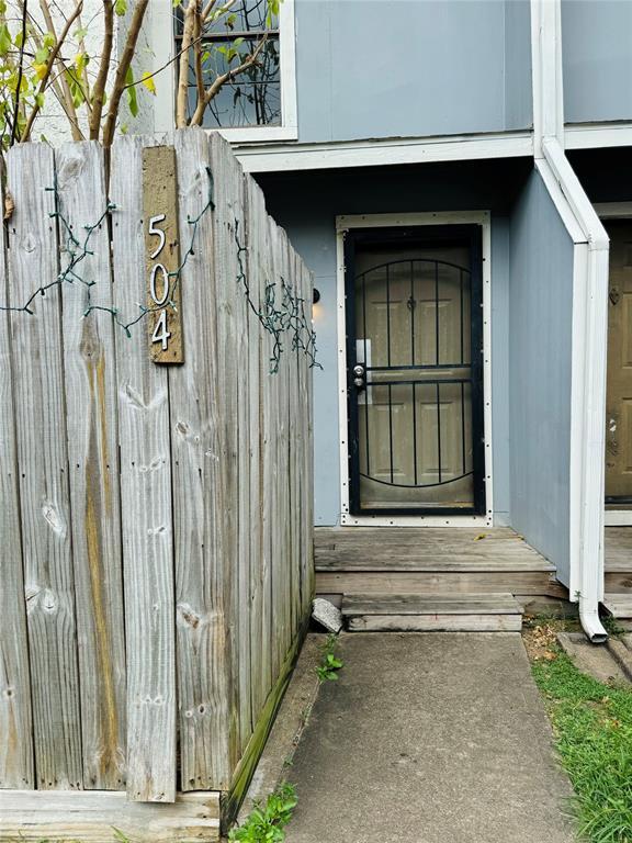 Building Photo - 9550 Deering Dr