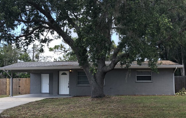 Foto del edificio - 2 br, 1 bath House - 560 Yale Rd
