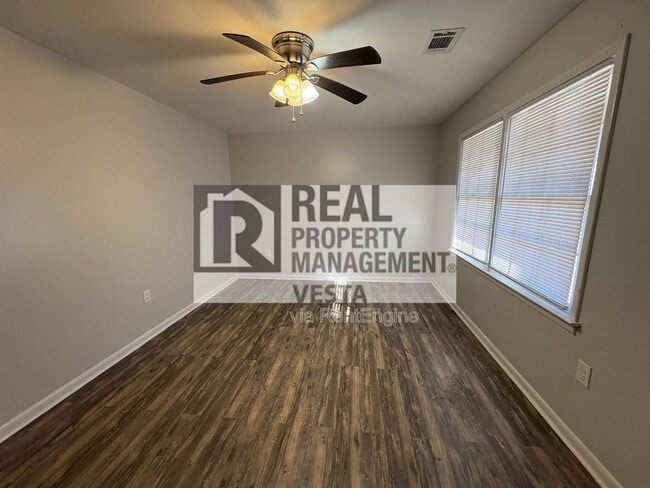 Building Photo - 406 Russell Pkwy