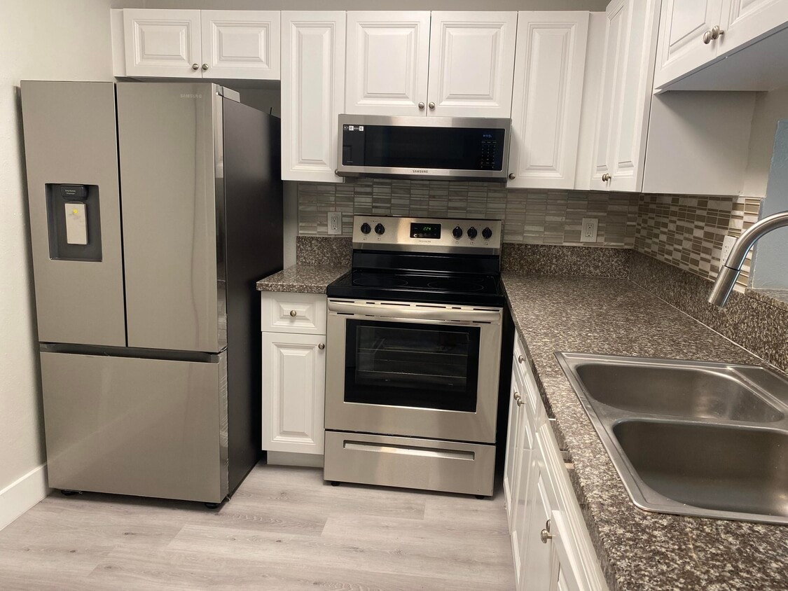 Foto principal - 11430 NW 43rd St