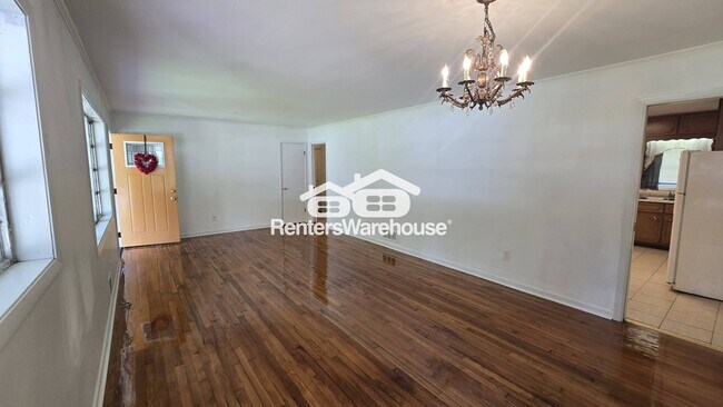 Building Photo - 3961 Lindsey Dr