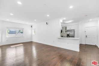 Building Photo - 11504 Moorpark St