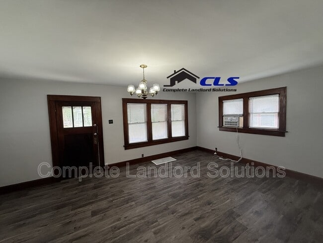 Building Photo - 53 S 16th St