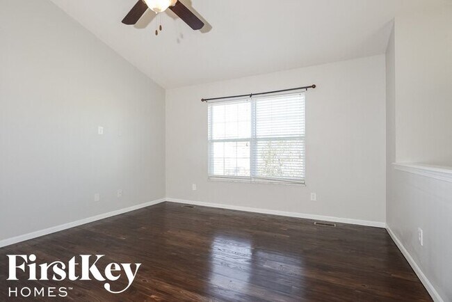 Building Photo - 664 Ballantrae Dr