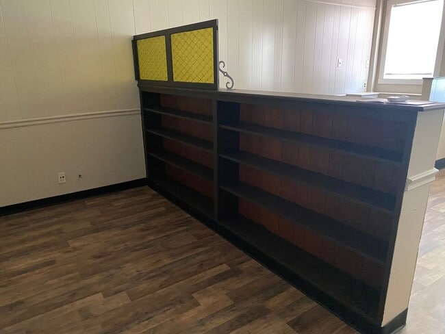 Building Photo - 637 E Wheeling St