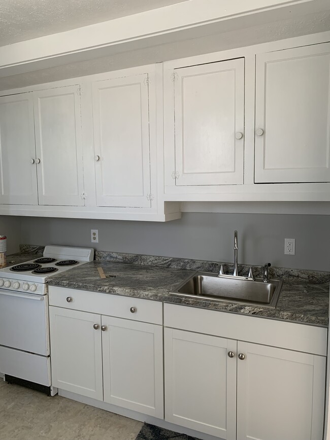 2 bedroom - 4907 Capitol Ave