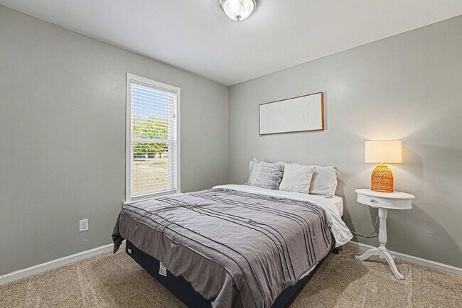Foto del edificio - 1028 Forest Glen Dr