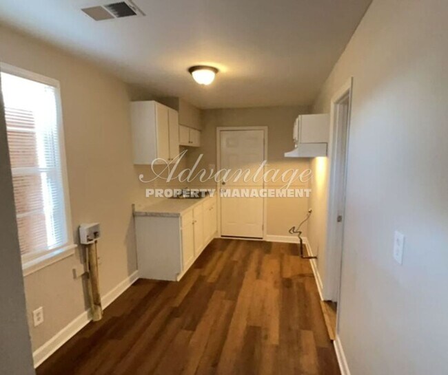Building Photo - Newly Renovated Home | Whitehaven | Open t...