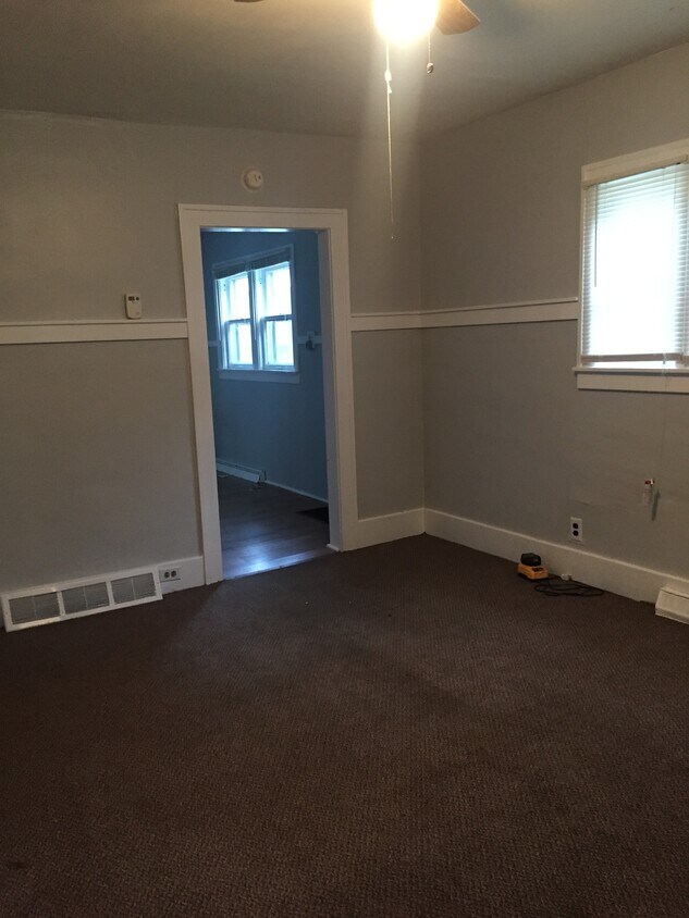 Primary Photo - 1508 Broadway Ave NW