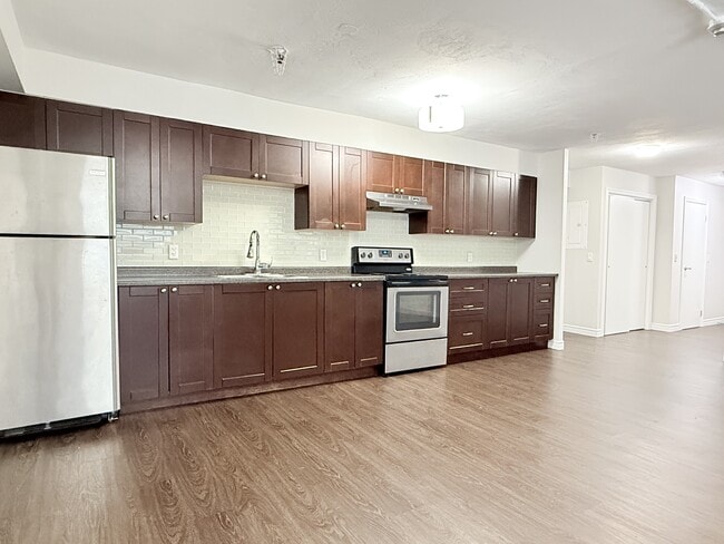 Building Photo - 20 Bradmon Dr